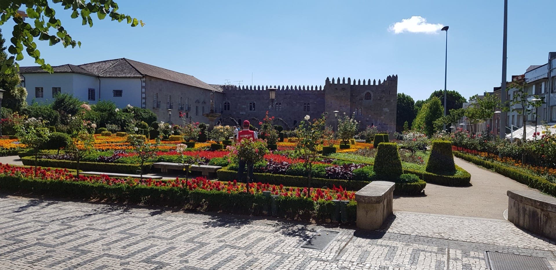Braga — Jardín de Santa Bárbara y Paço Episcopal